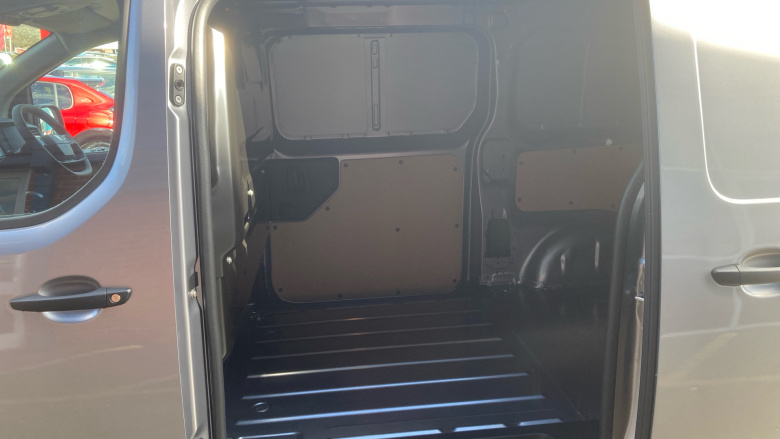 Peugeot Expert M Diesel 2.2 BlueHDi 150 Professional Van